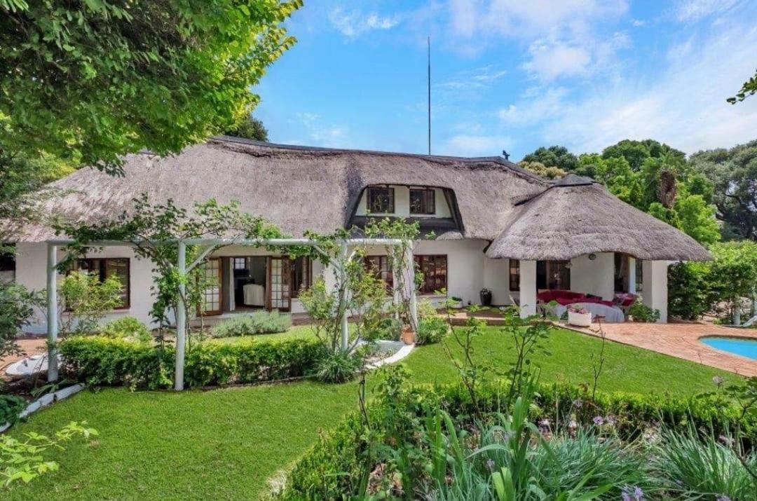 Libra Lodge Сэндтон Экстерьер фото